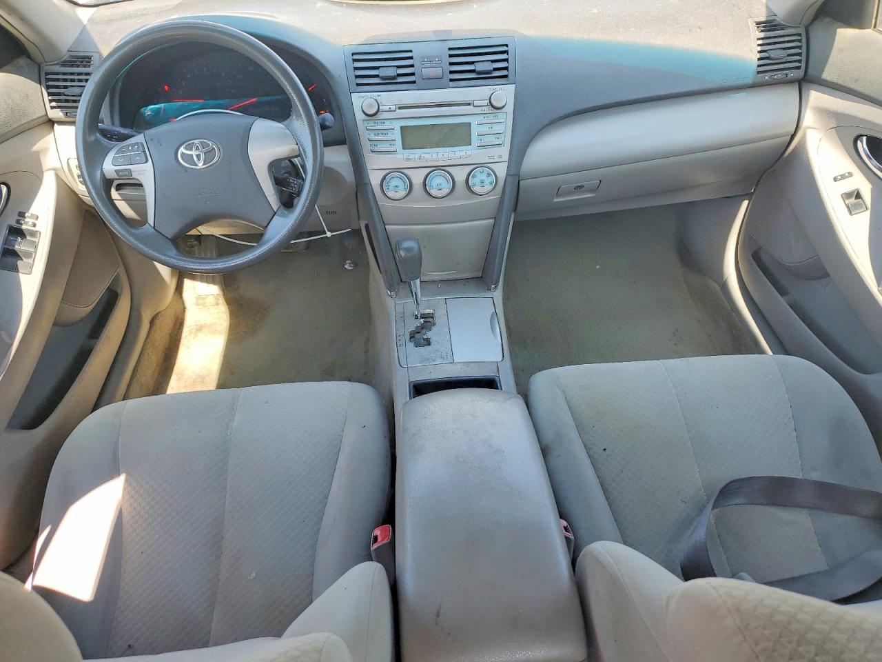 2009 Toyota Camry Le Silver vin: 4T4BE46K99R053720