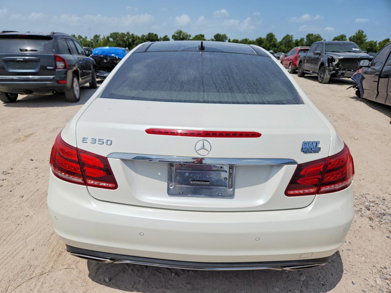2014 Mercedes-benz E 350 White vin: WDDKJ5KB1EF230352