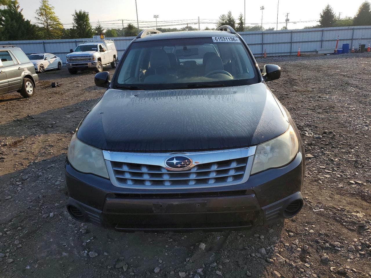 2011 Subaru Forester 2.5x Premium Gray vin: JF2SHADC3BH735492