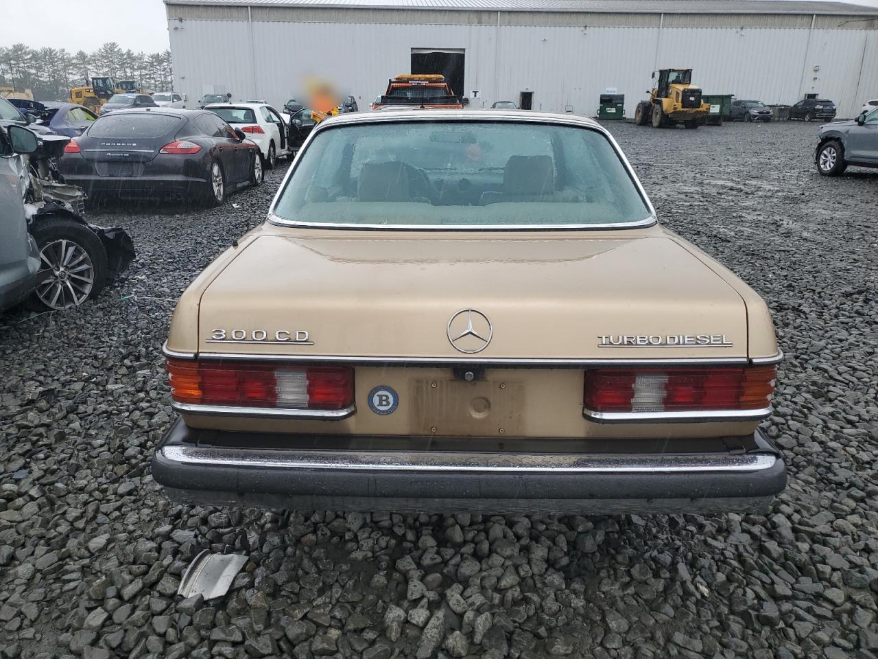 1984 Mercedes-benz 300 Cdt Золотой vin: WDBAB53A1EA138940