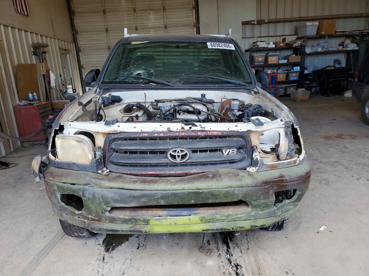 2000 Toyota Tundra Base Gray vin: 5TBJN3217YS073123