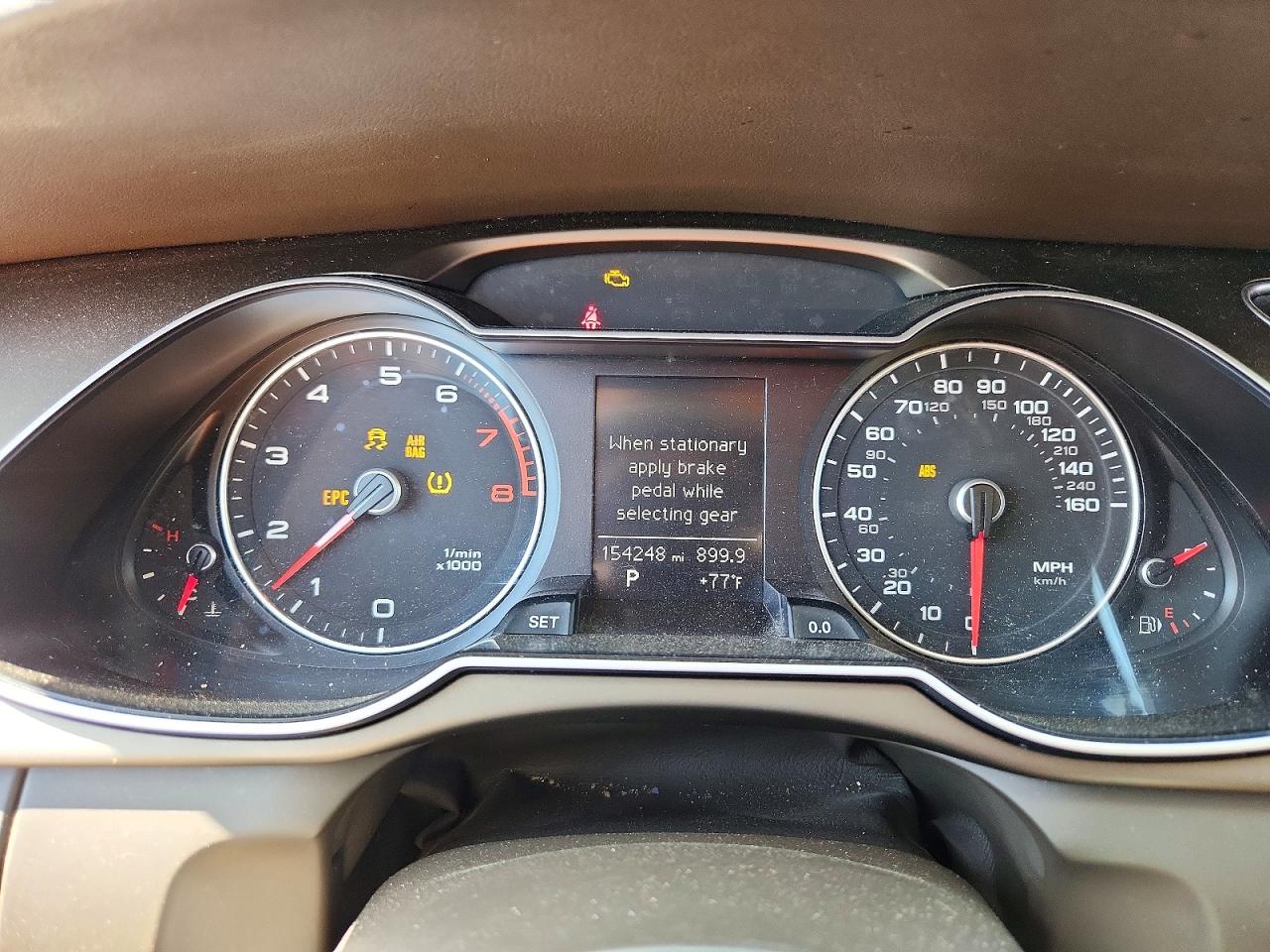 2013 Audi A4 Premium Белый vin: WAUAFAFLXDN037380