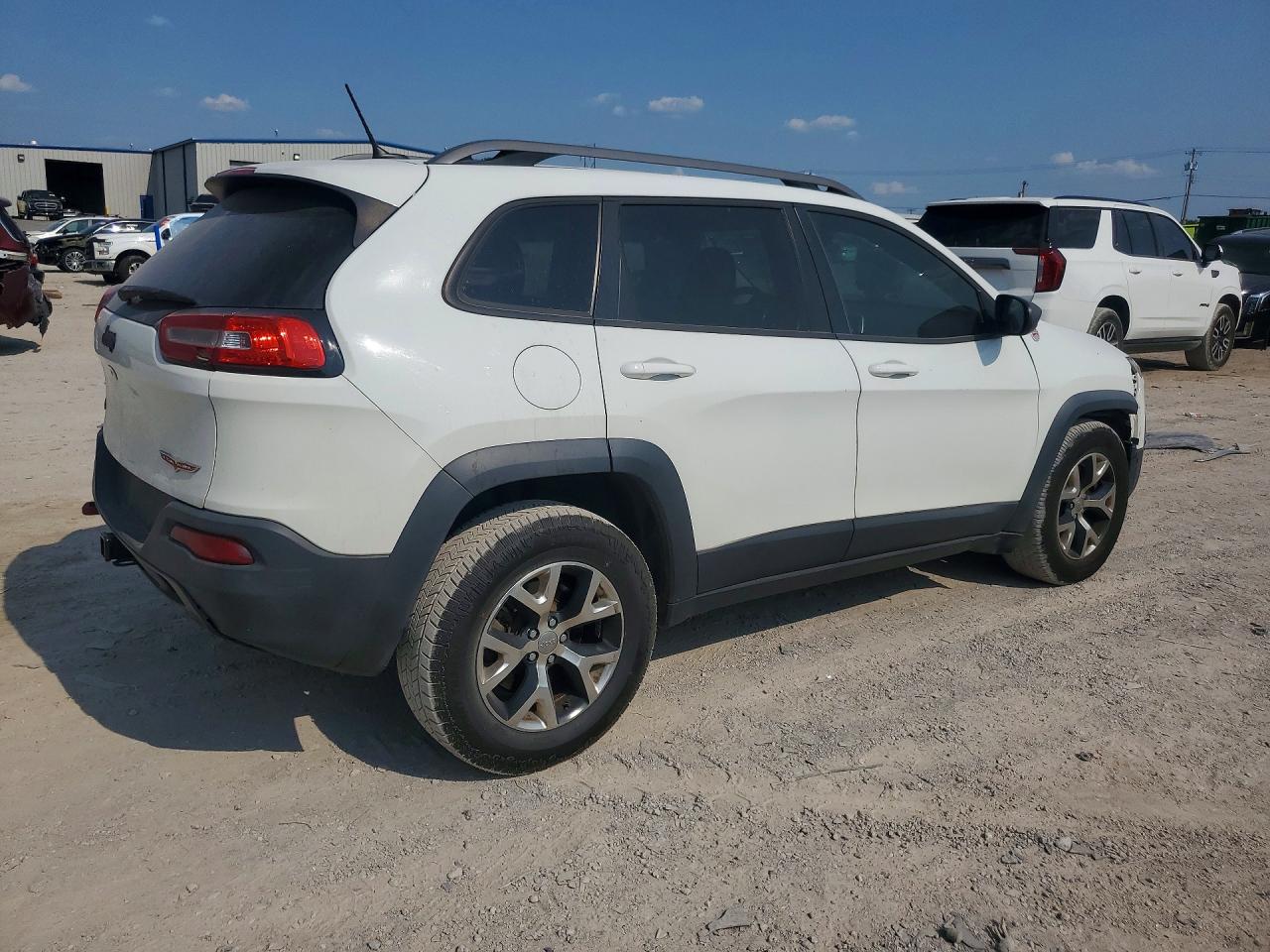 2015 Jeep Cherokee Trailhawk White vin: 1C4PJMBS1FW511451