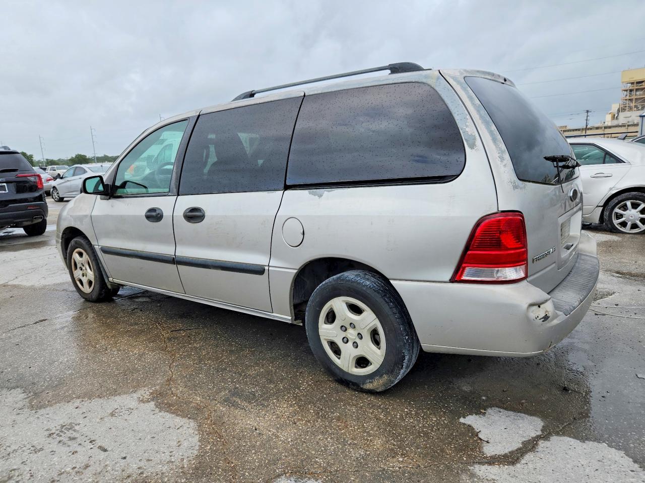 2006 Ford Freestar Se Silver vin: 2FMZA51606BA43101