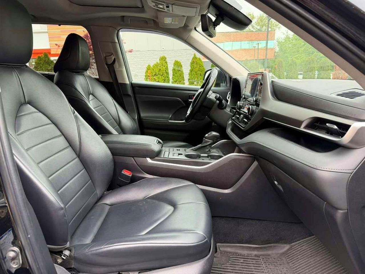 2022 Toyota Highlander Xle Черный vin: 5TDGZRBH5NS591314