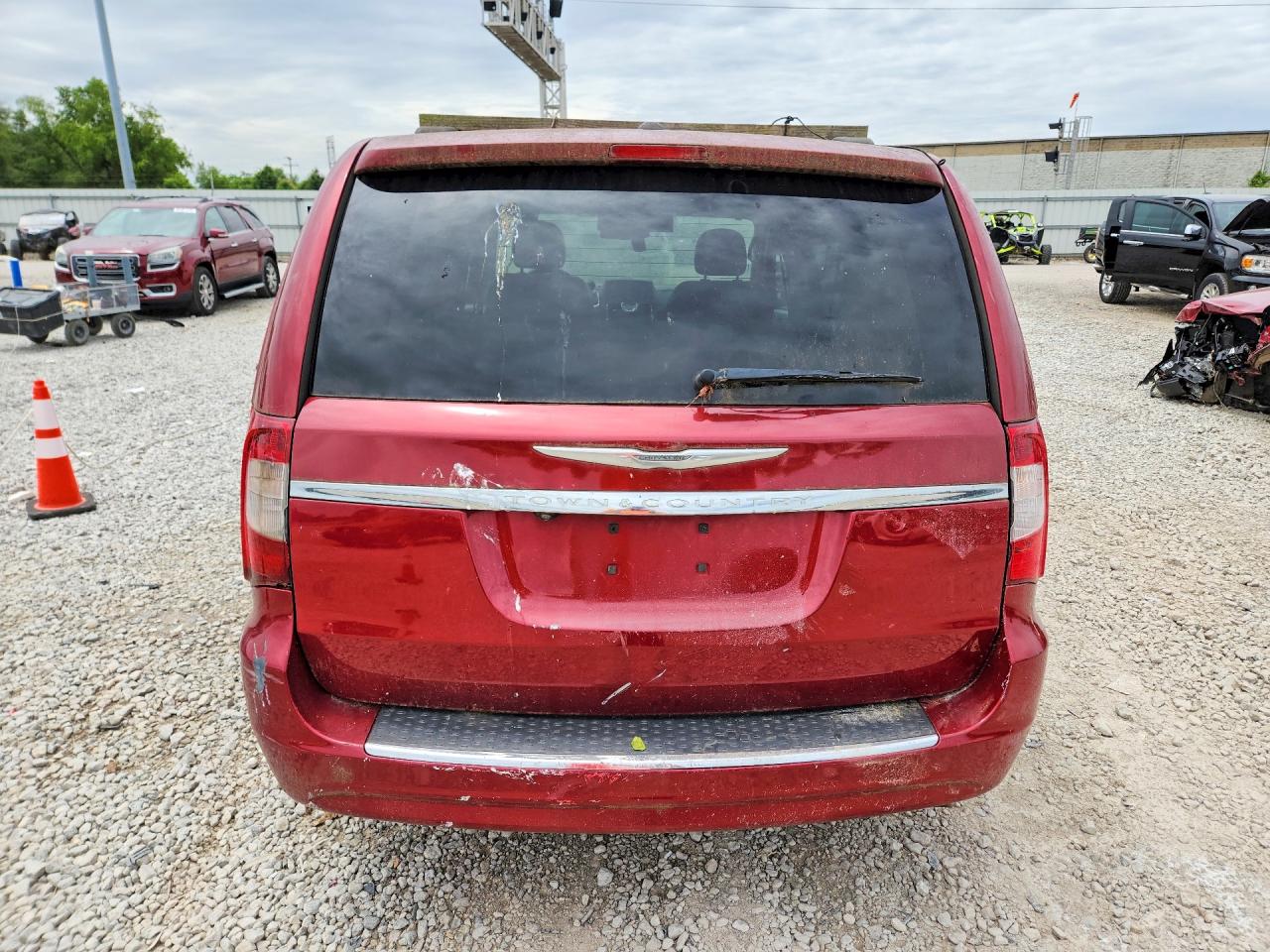 2013 Chrysler Town & Country Touring Red vin: 2C4RC1BGXDR566466