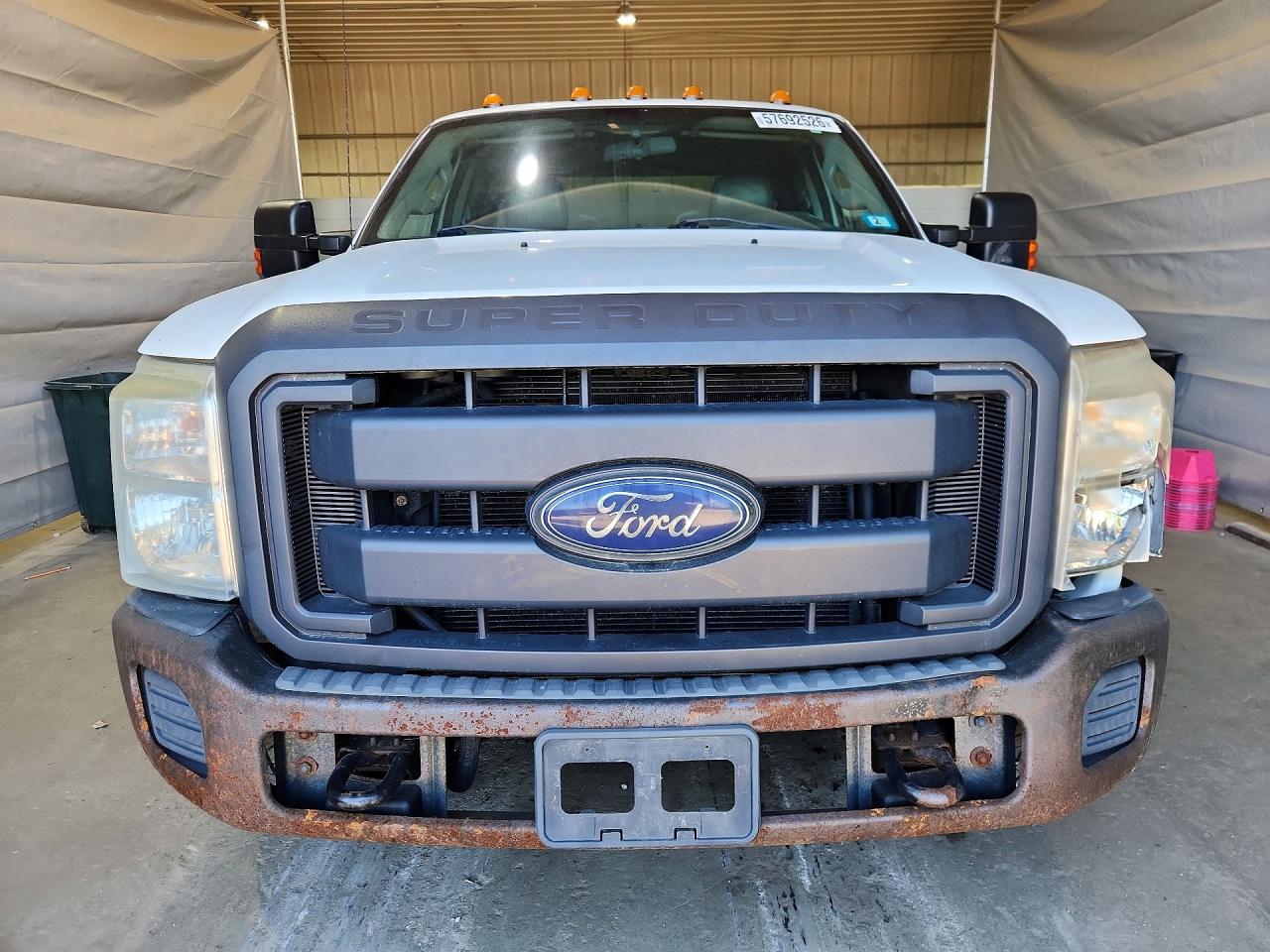 2013 Ford F250 Super Duty White vin: 1FT7X2A61DEB83815