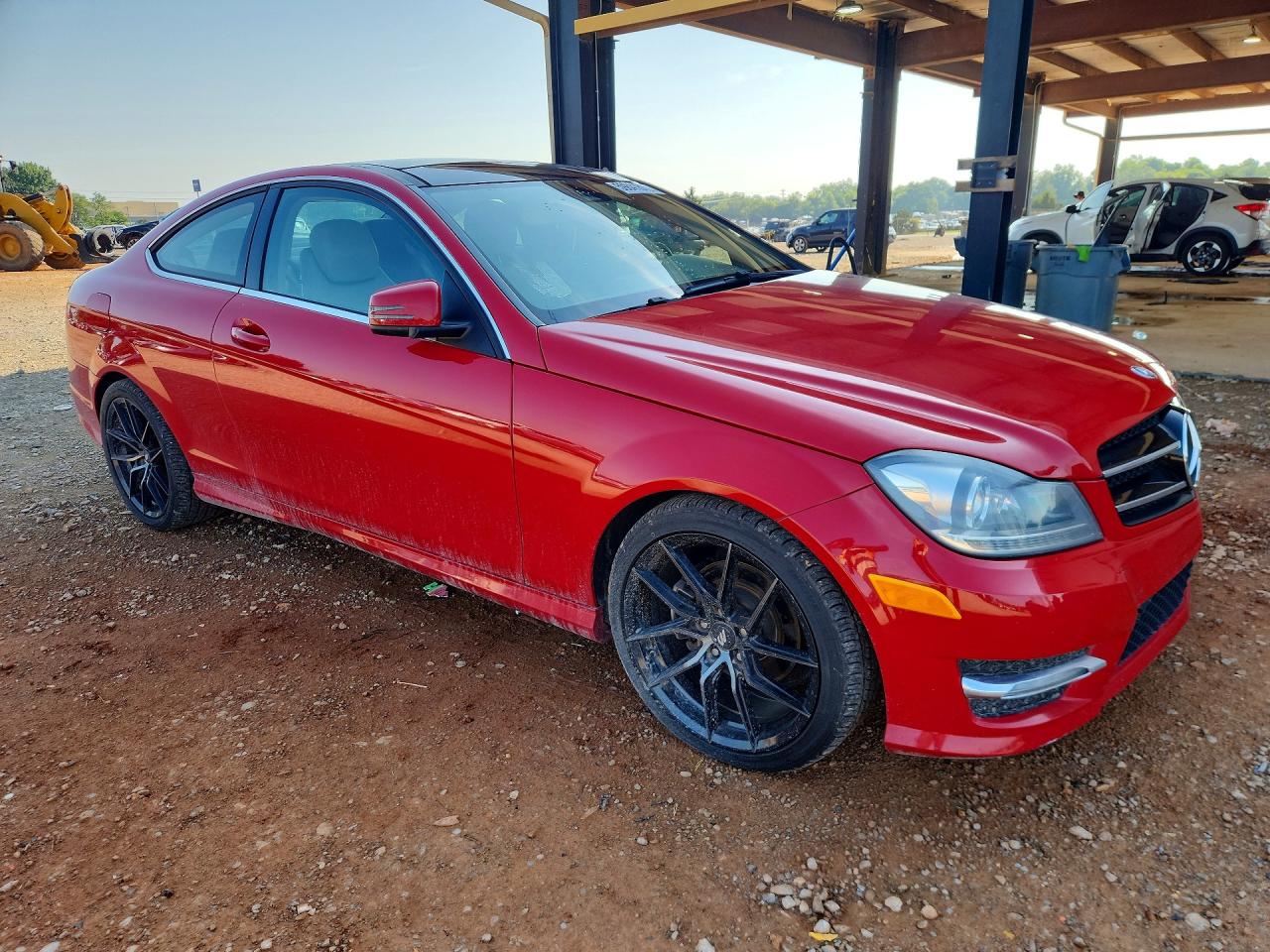 2015 Mercedes-benz C 250 Красный vin: WDDGJ4HB9FG363945