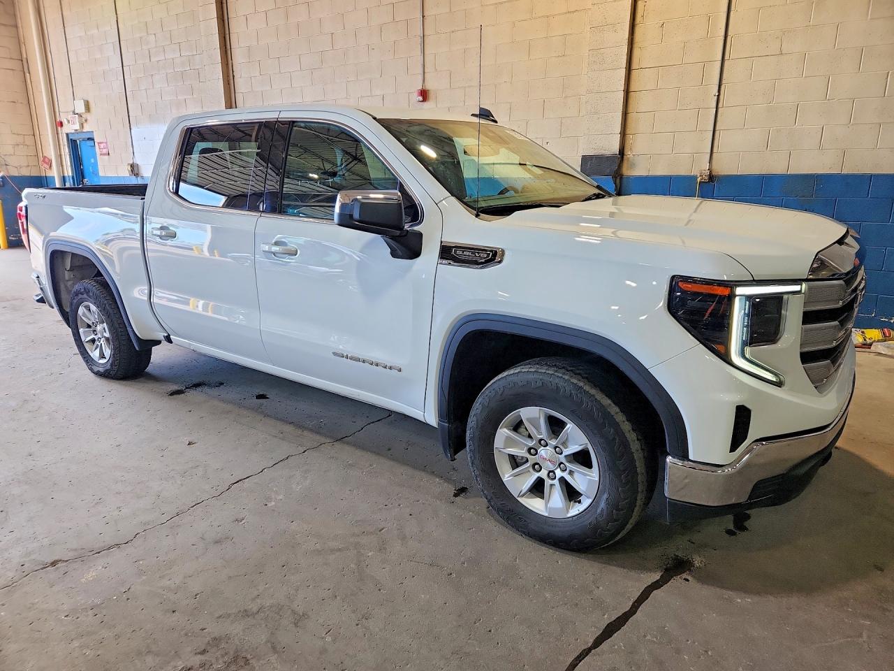 2023 Gmc Sierra K1500 Sle Белый vin: 3GTUUBED7PG247616