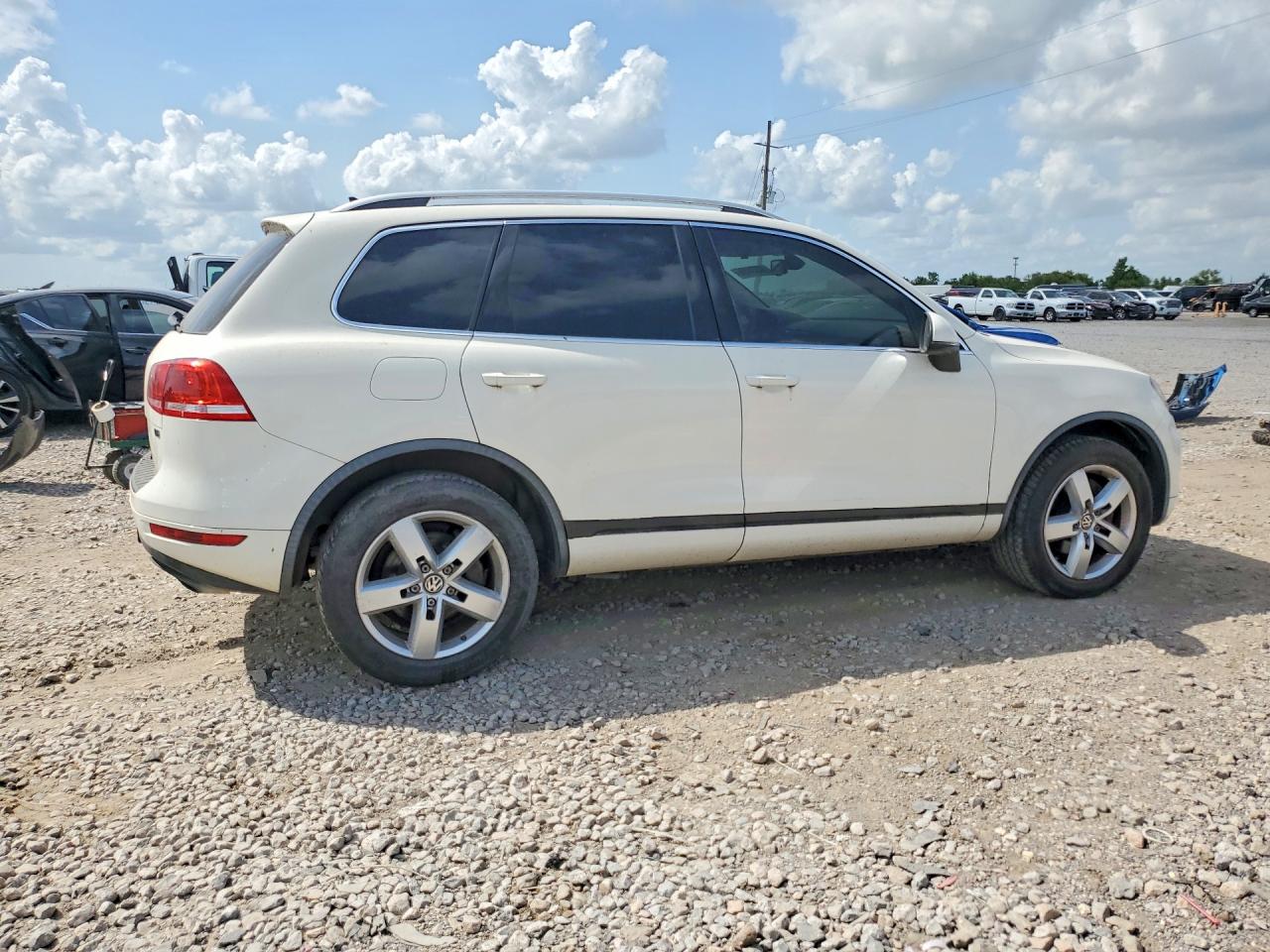 2011 Volkswagen Touareg V6 White vin: WVGFF9BP4BD005832