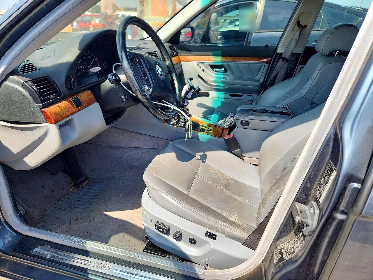 2001 Bmw 740 Il Серый vin: WBAGH834X1DP18182