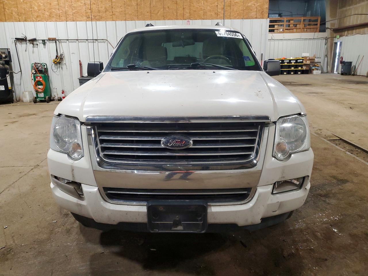 2008 Ford Explorer Xlt White vin: 1FMEU73E48UA93051