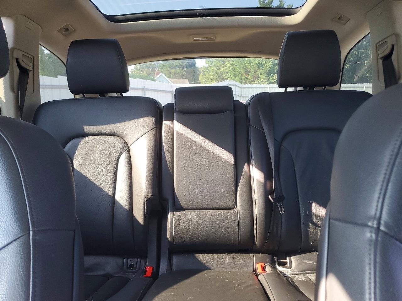 2014 Audi Q7 Premium Plus Серебряный vin: WA1LGAFE2ED013425