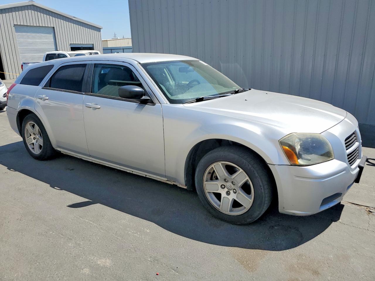 2005 Dodge Magnum Sxt Серебряный vin: 2D4FV48V85H669819