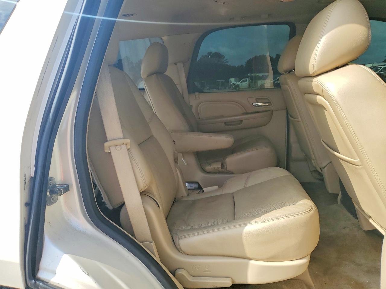 2012 Cadillac Escalade Luxury Бежевый vin: 1GYS3BEF3CR321291