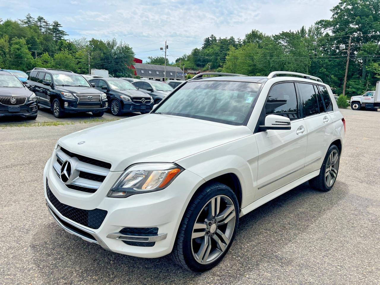 2013 Mercedes-benz Glk 350 White vin: WDCGG5HB9DG018677
