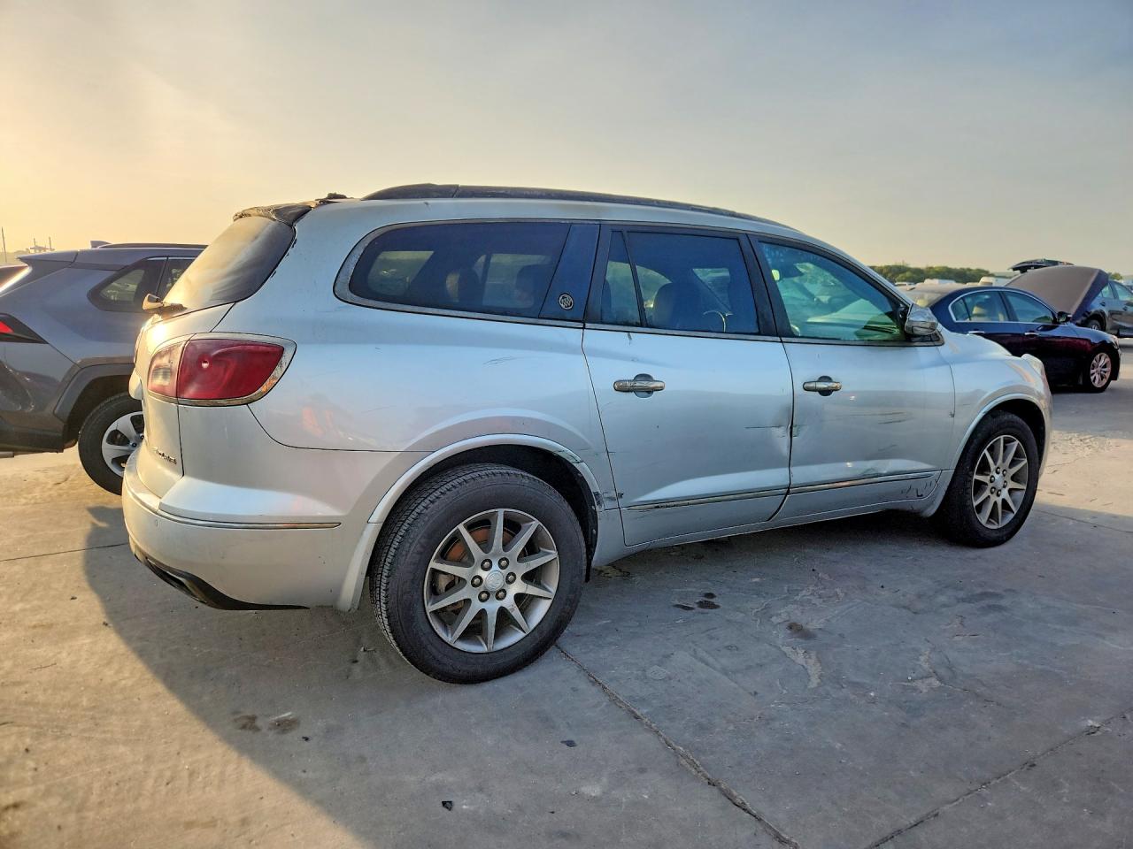2015 Buick Enclave Silver vin: 5GAKRBKD7FJ354774