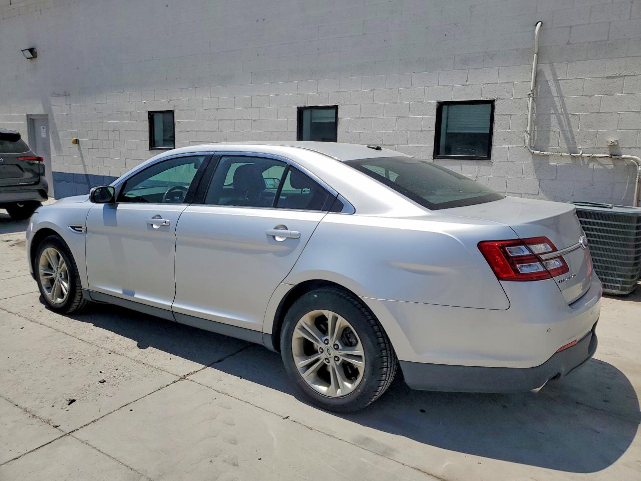 2013 Ford Taurus Sel Silver vin: 1FAHP2E81DG182397