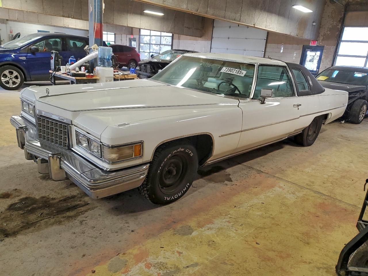 1976 Cadillac Coupe Devi White vin: 6D47S6Q168380