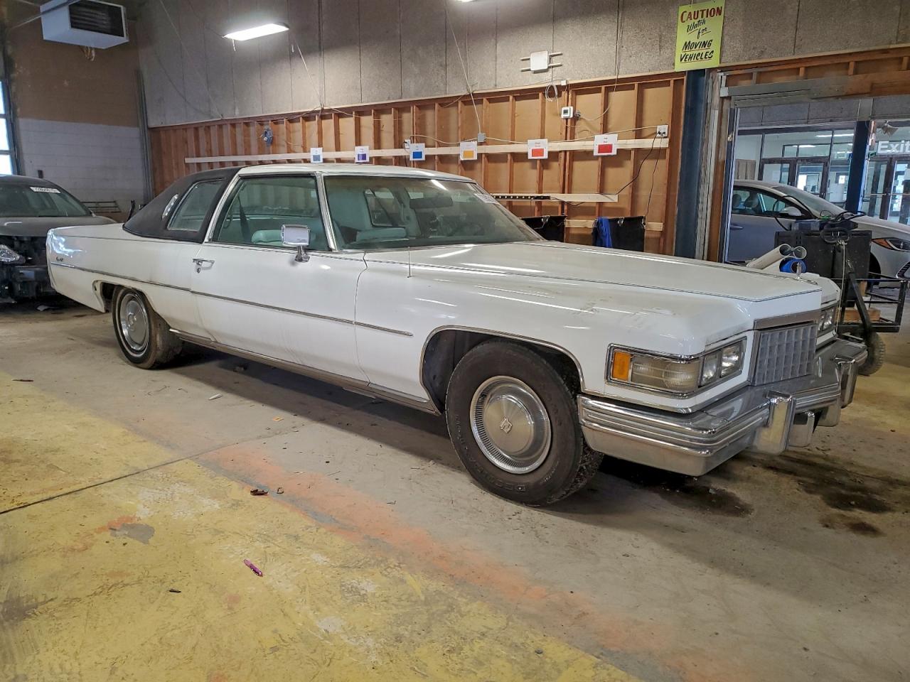 1976 Cadillac Coupe Devi White vin: 6D47S6Q168380