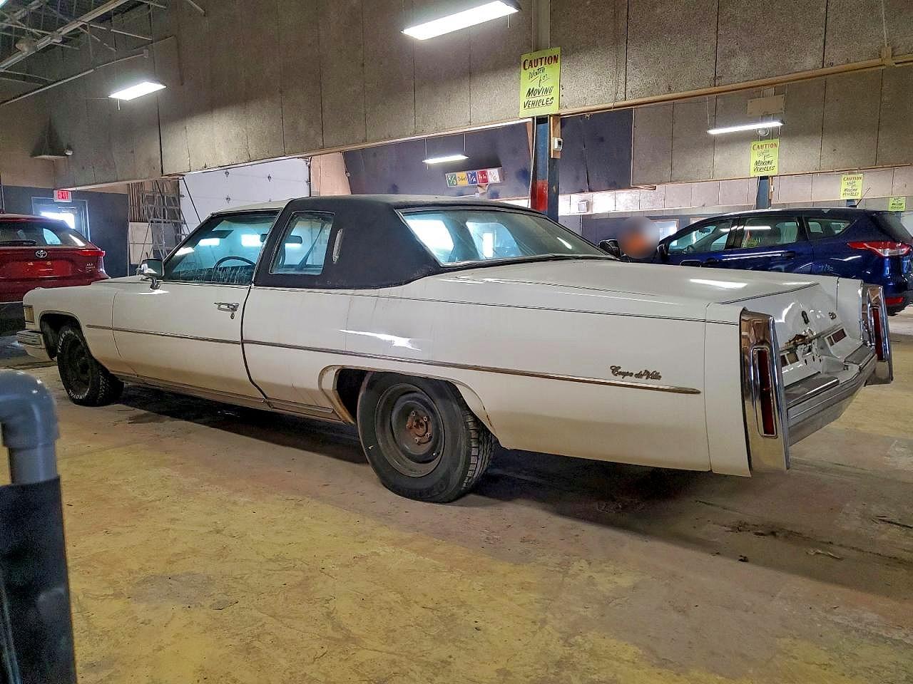 1976 Cadillac Coupe Devi White vin: 6D47S6Q168380