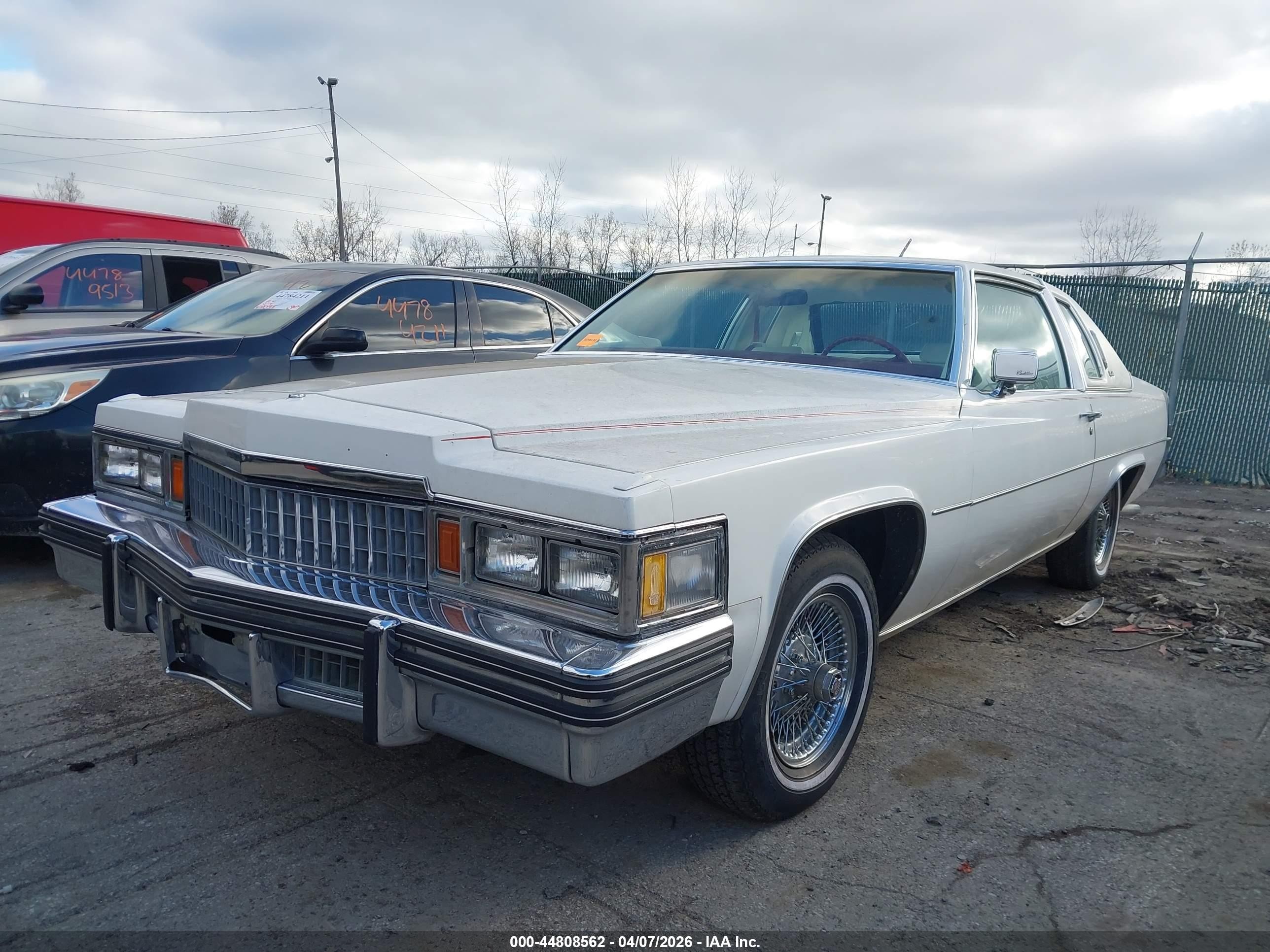 1978 Cadillac Deville Base White vin: 6D47S8E673155    