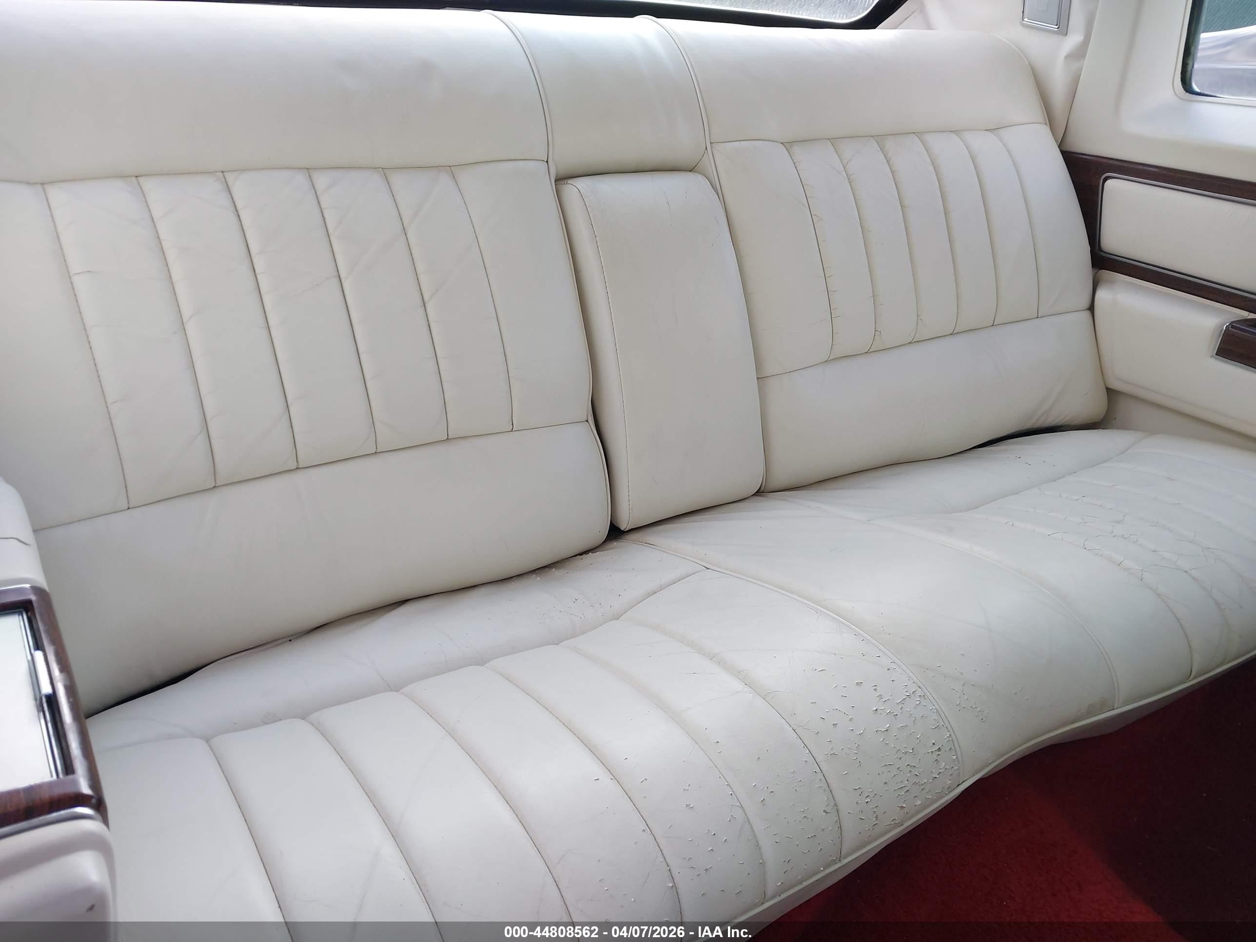 1978 Cadillac Deville Base White vin: 6D47S8E673155    