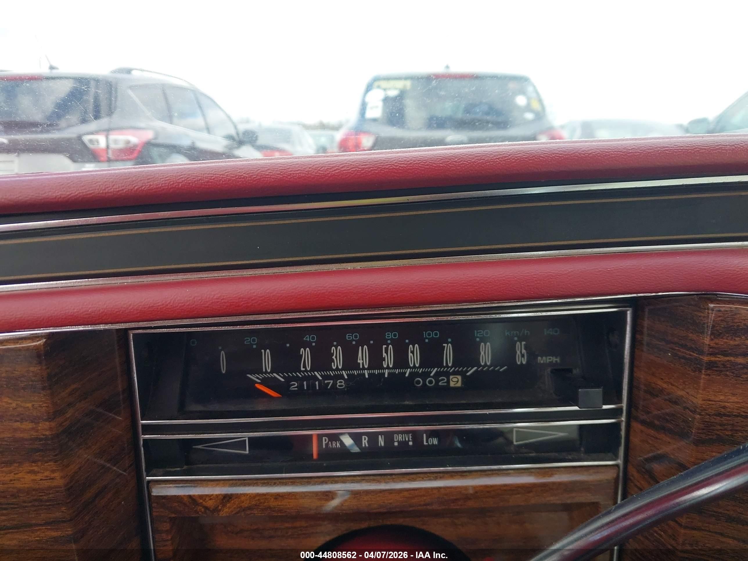 1978 Cadillac Deville Base White vin: 6D47S8E673155    