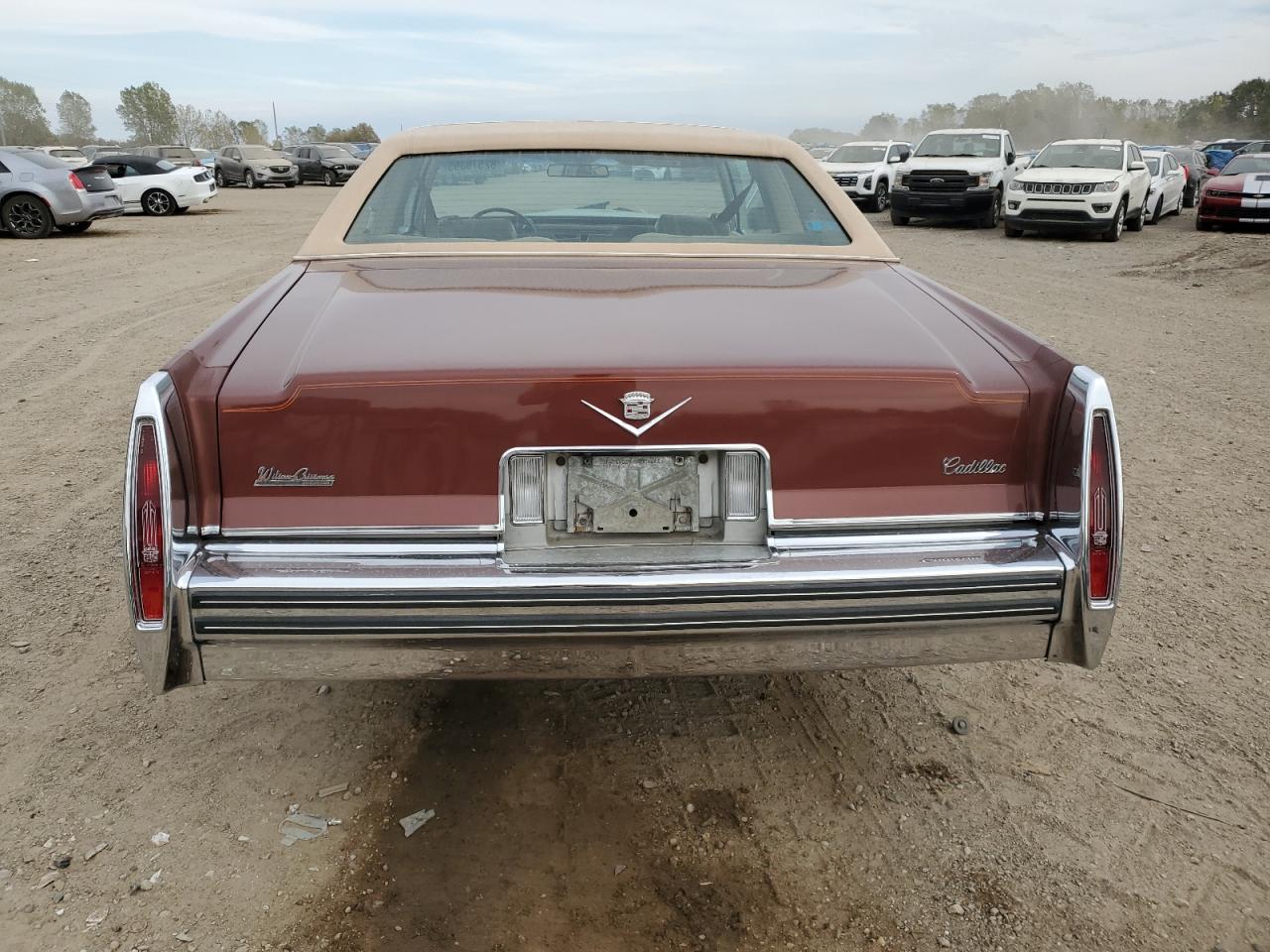 1978 Cadillac Deville Коричневый vin: 6D47S8Q273035
