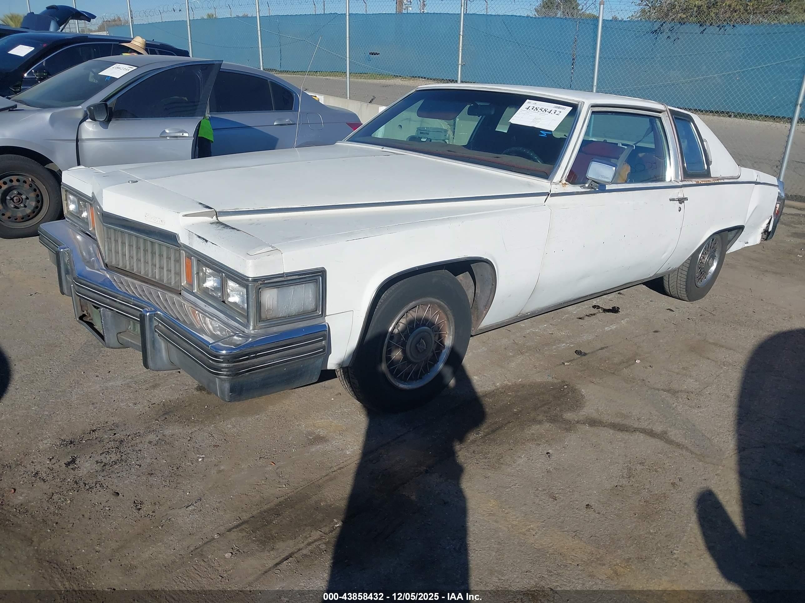 1978 Cadillac Deville   White vin: 6D47S8Q312674    
