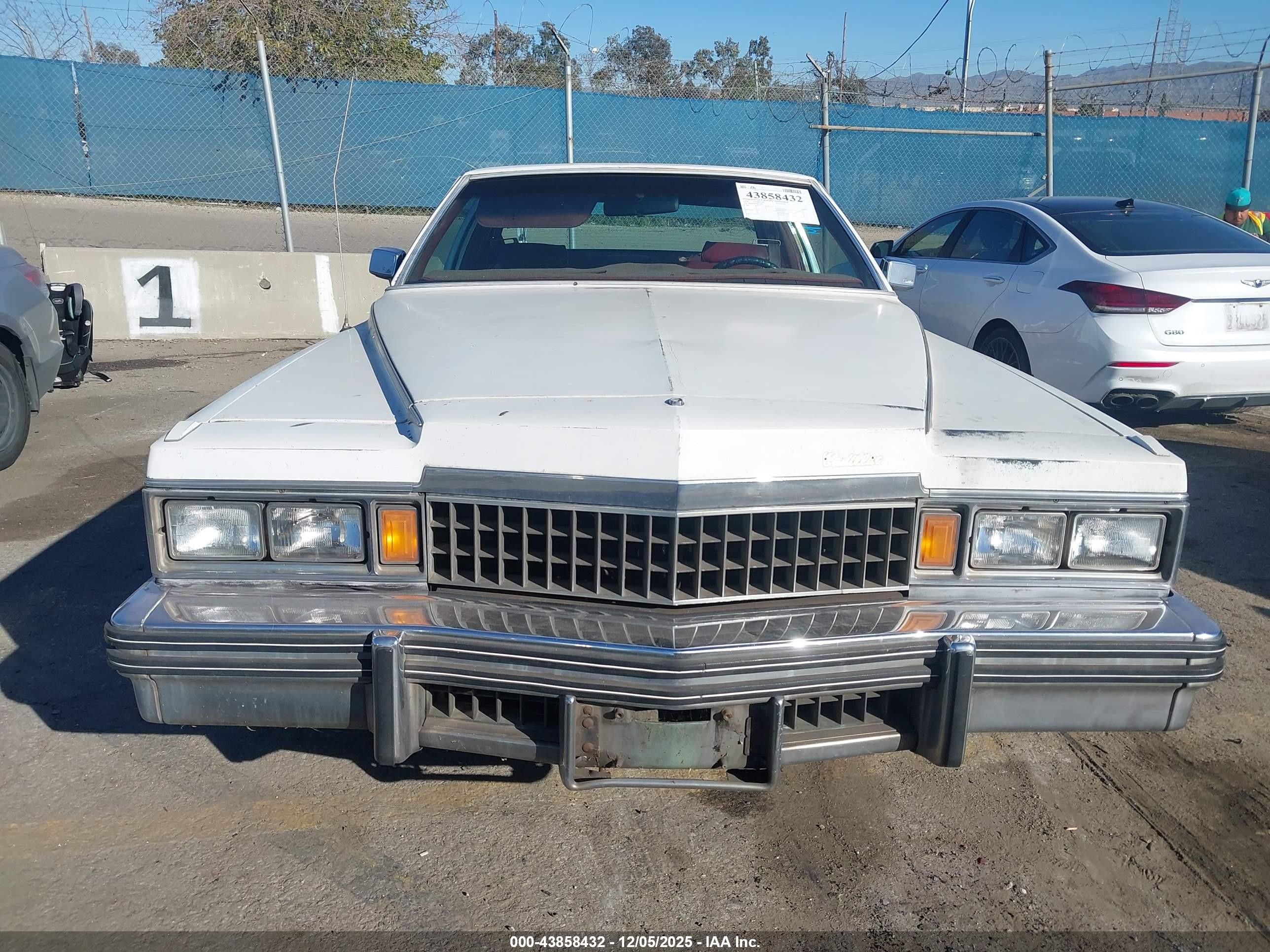 1978 Cadillac Deville   White vin: 6D47S8Q312674    