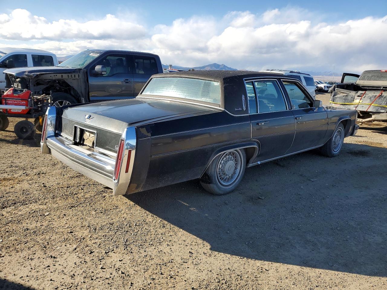 1988 Cadillac Deville Black vin: 6D696A9172142