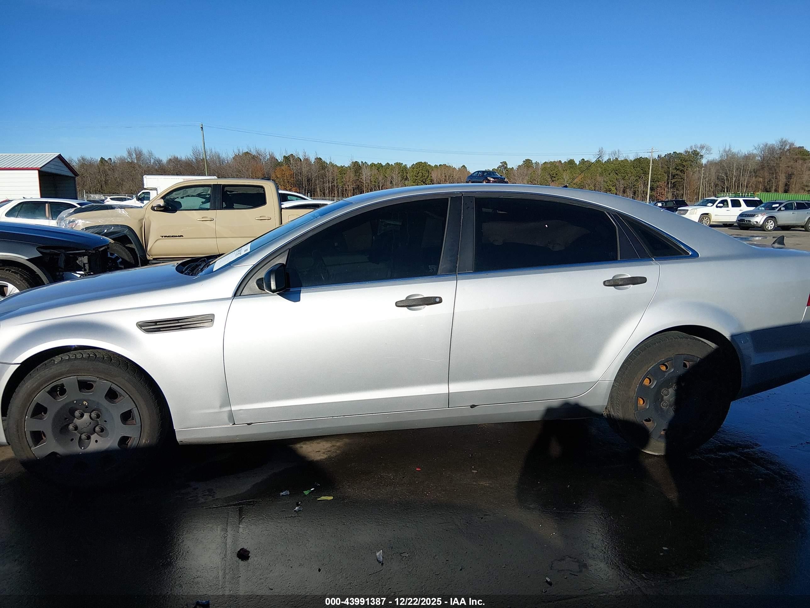 2012 Chevrolet Caprice Police Silver vin: 6G1MK5U23CL647995