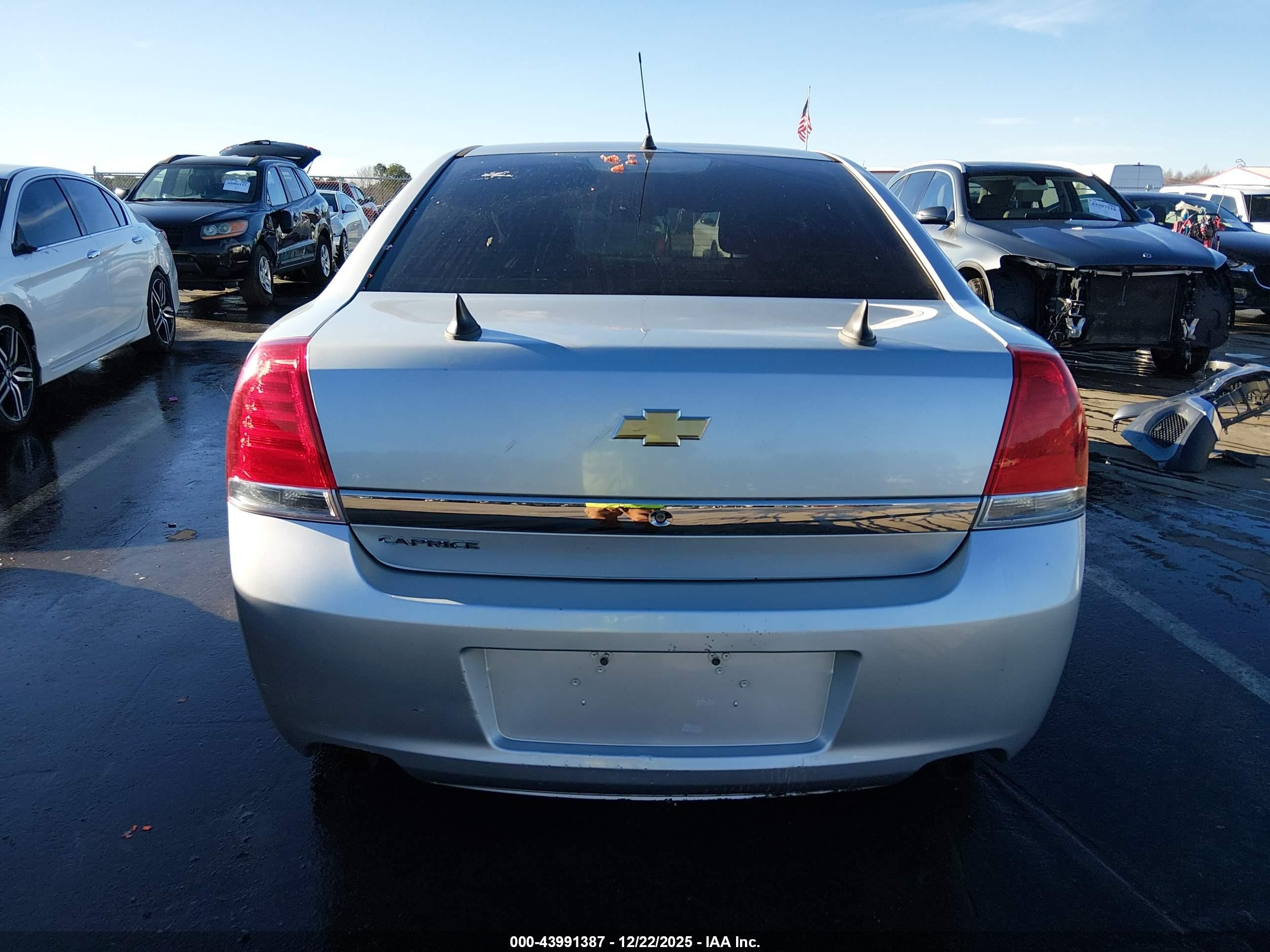 2012 Chevrolet Caprice Police Silver vin: 6G1MK5U23CL647995