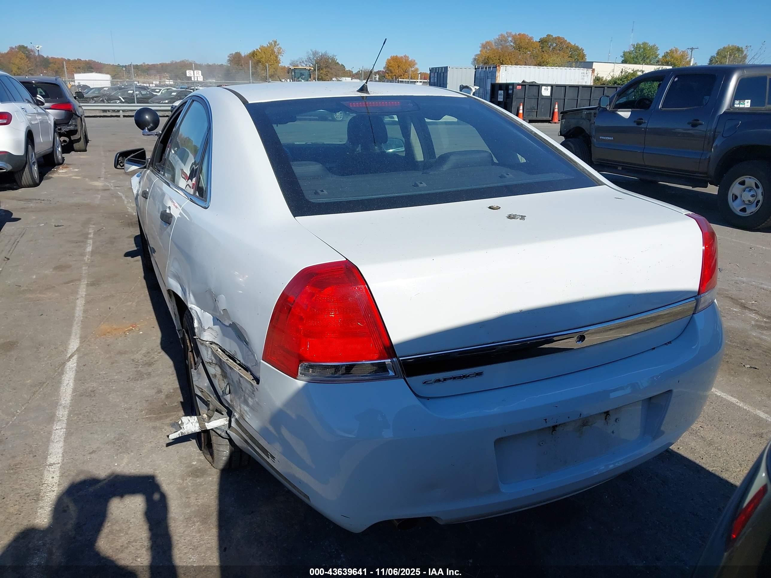 2012 Chevrolet Caprice Police White vin: 6G1MK5U25CL654866