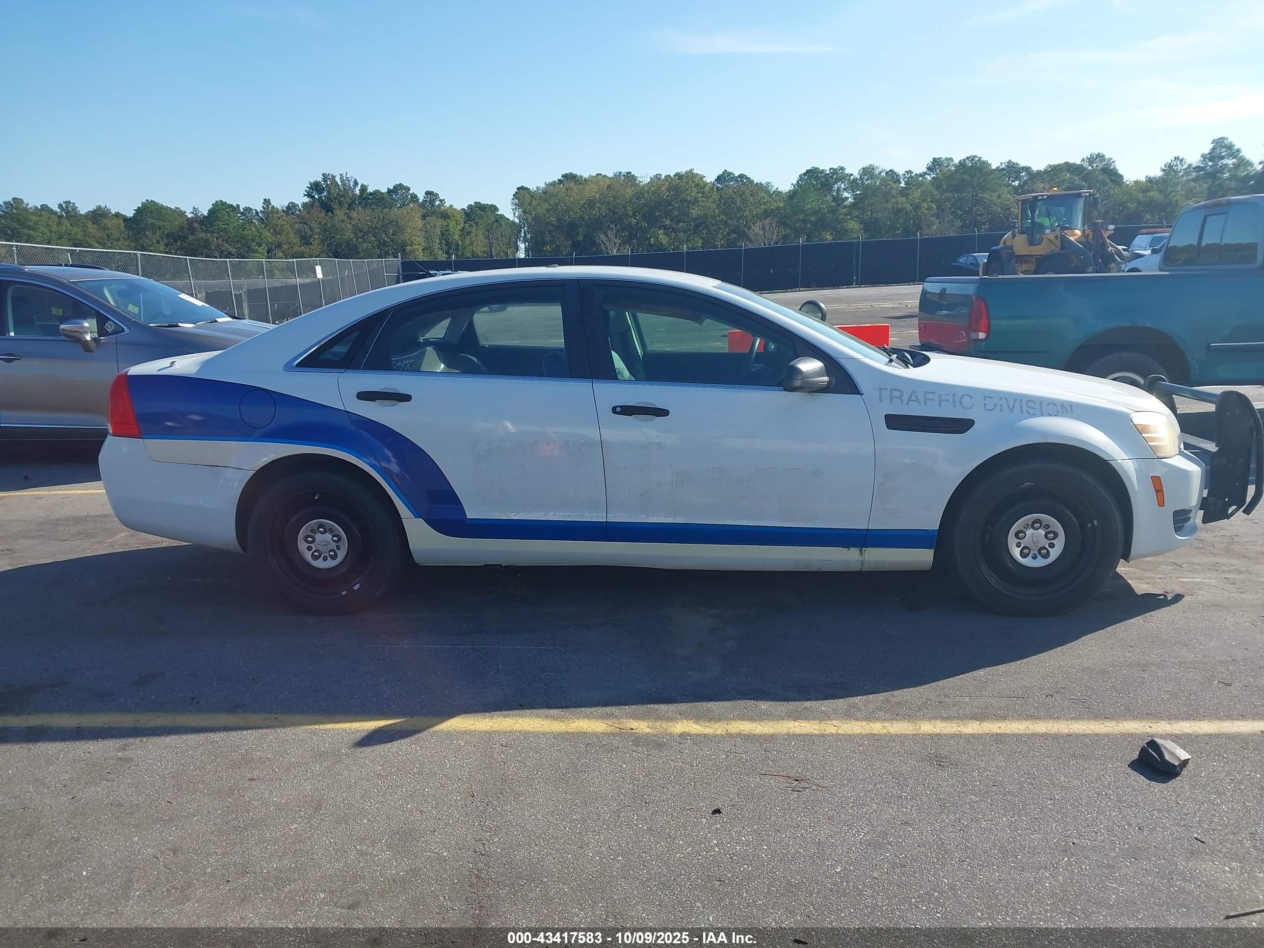 2013 Chevrolet Caprice Police White vin: 6G1MK5U26DL820460