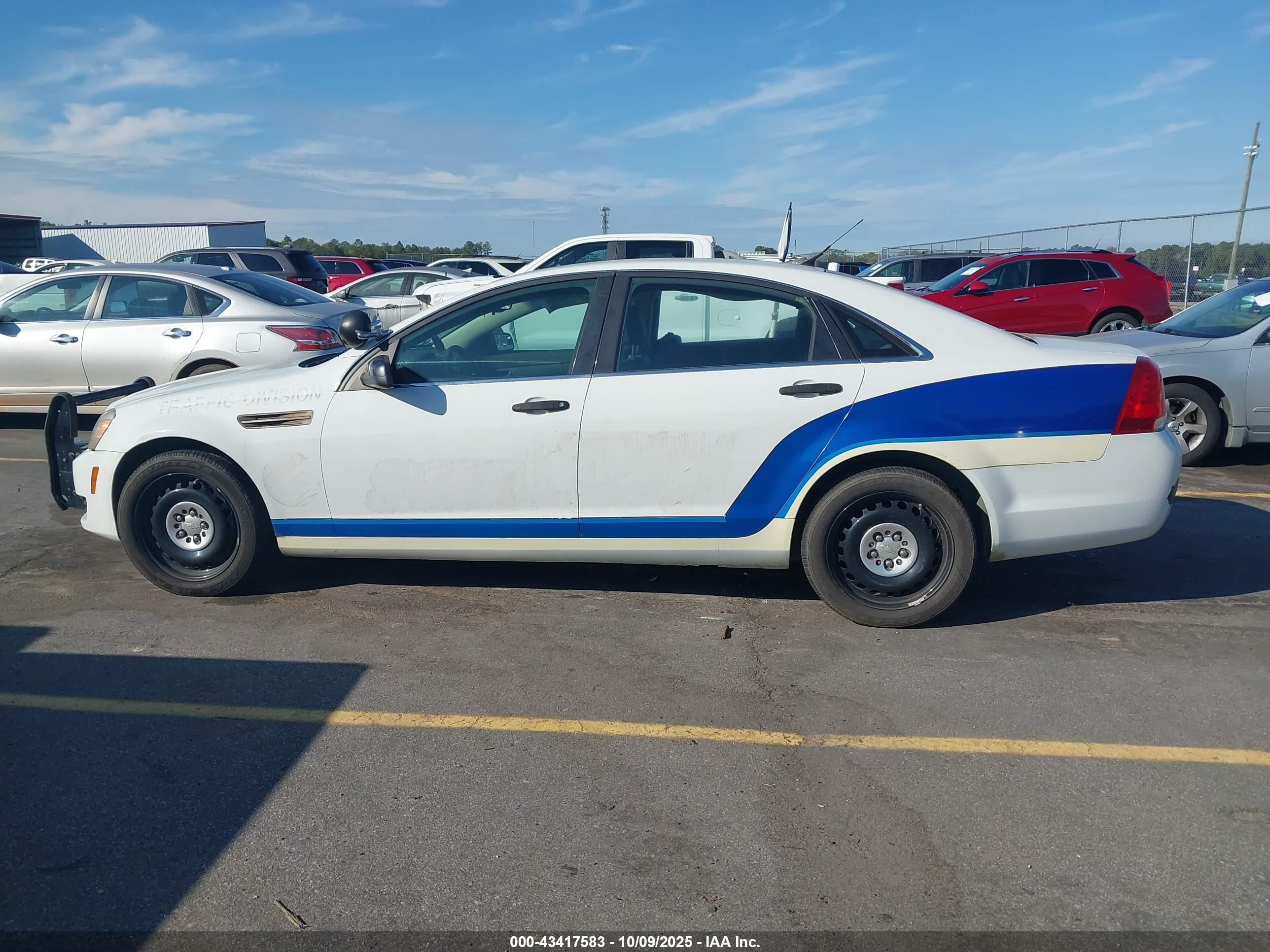 2013 Chevrolet Caprice Police White vin: 6G1MK5U26DL820460