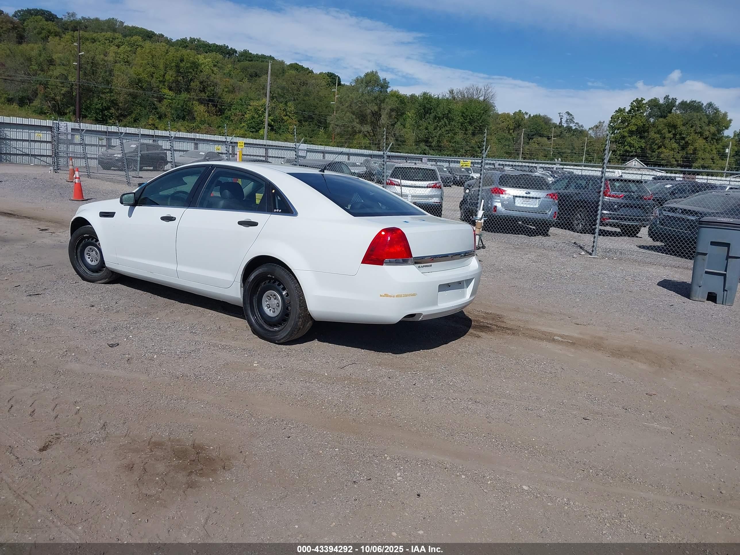 2013 Chevrolet Caprice Police White vin: 6G1MK5U2XDL828786