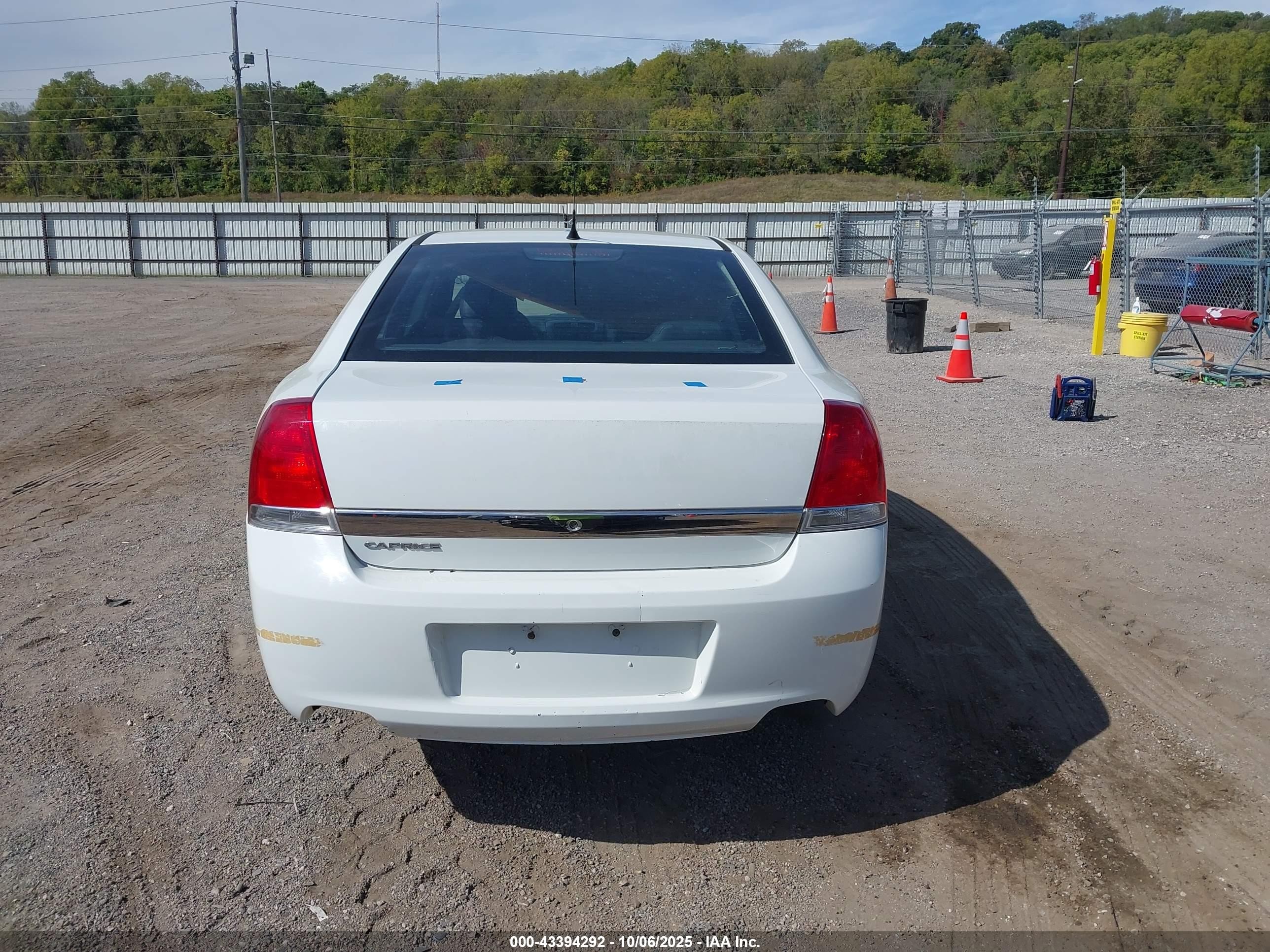2013 Chevrolet Caprice Police White vin: 6G1MK5U2XDL828786