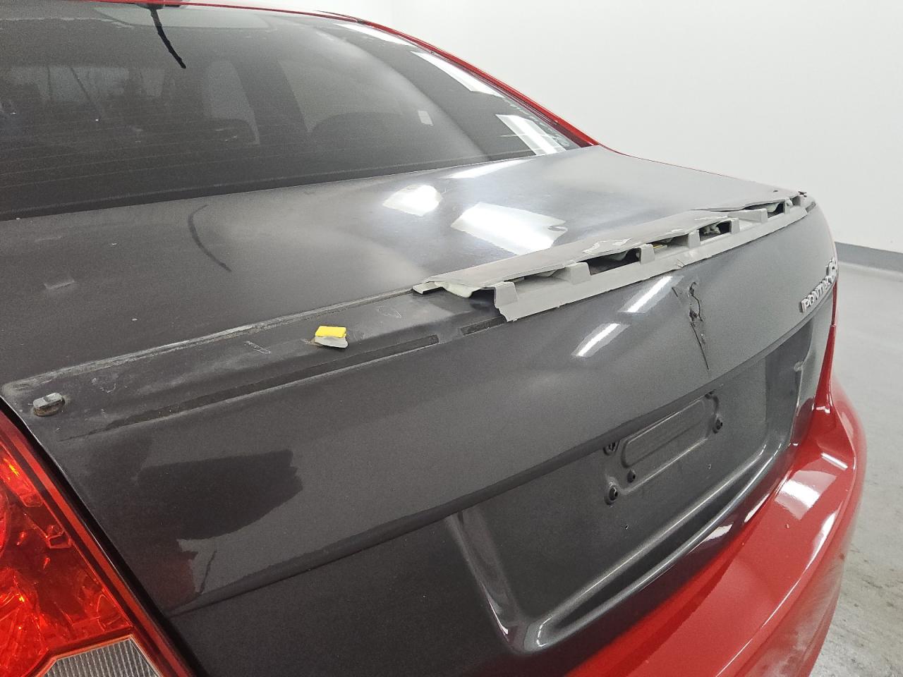 2009 Pontiac G8 Gt Red vin: 6G2EC57Y39L181295 Damage: Deck Lid, Dent(S) W/ Paint Dmg, 2 To 3 Inches