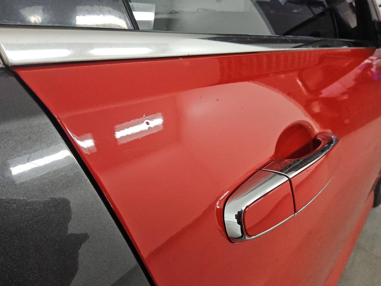 2009 Pontiac G8 Gt Red vin: 6G2EC57Y39L181295 Damage: Right Front Door, Previous Repair, Substandard Repair
