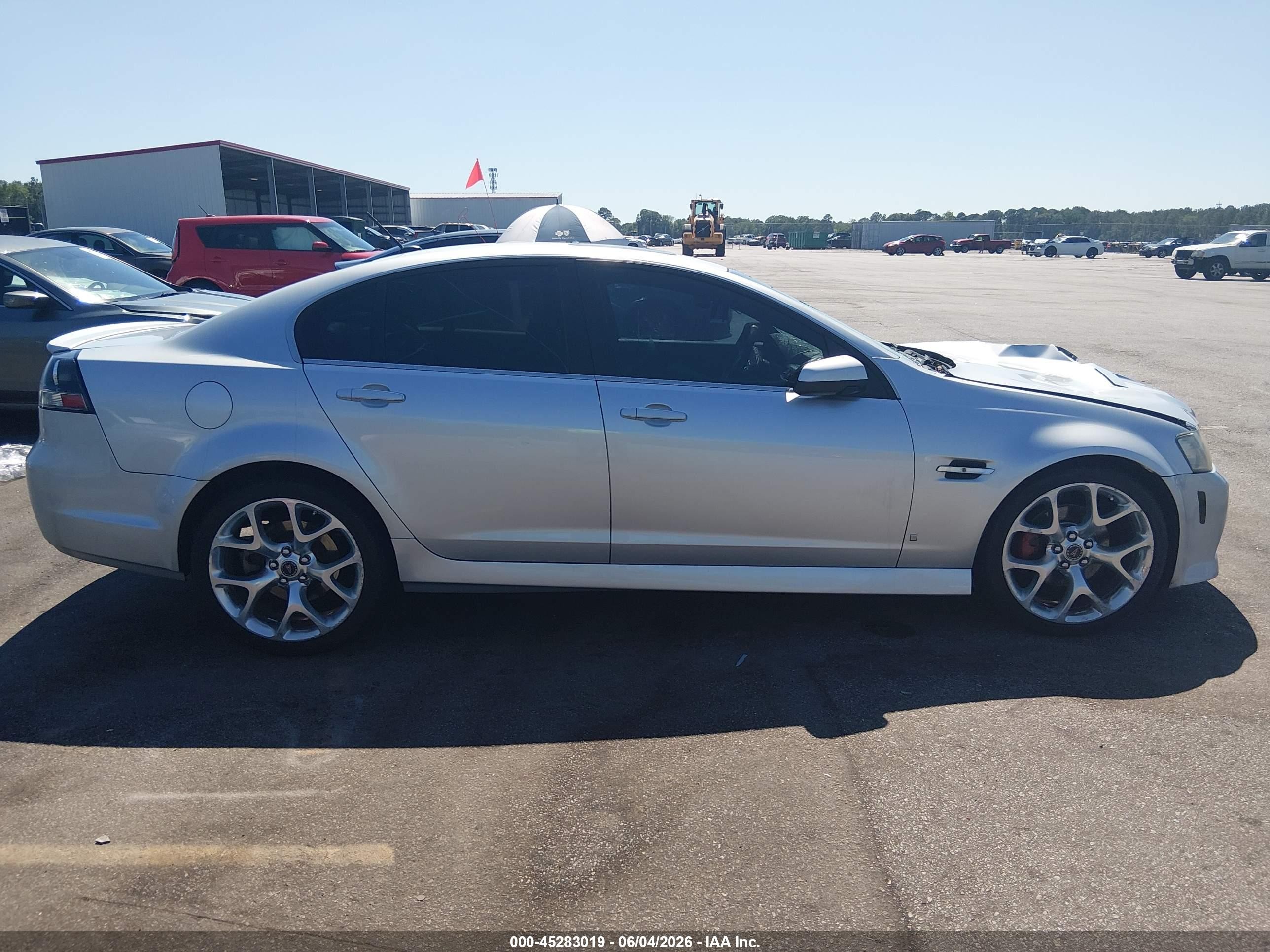 2009 Pontiac G8 Gt Silver vin: 6G2EC57Y49L230293