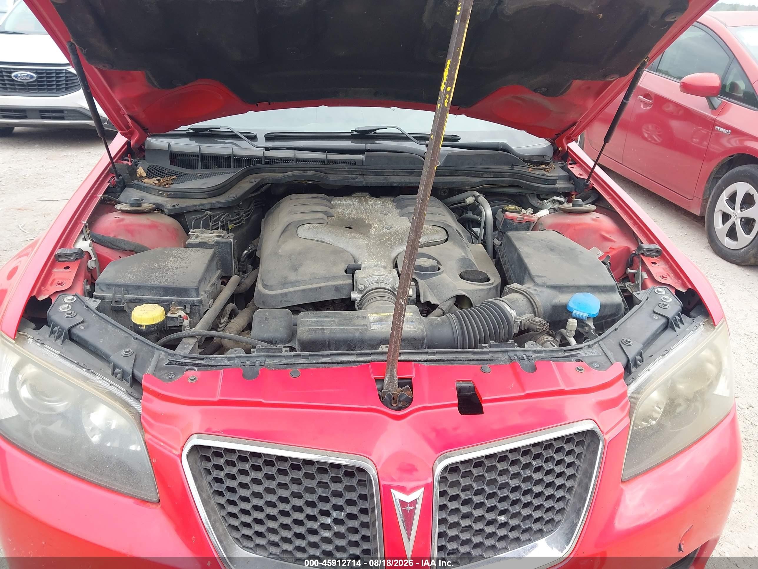 2008 Pontiac G8   Красный vin: 6G2ER57708L127540