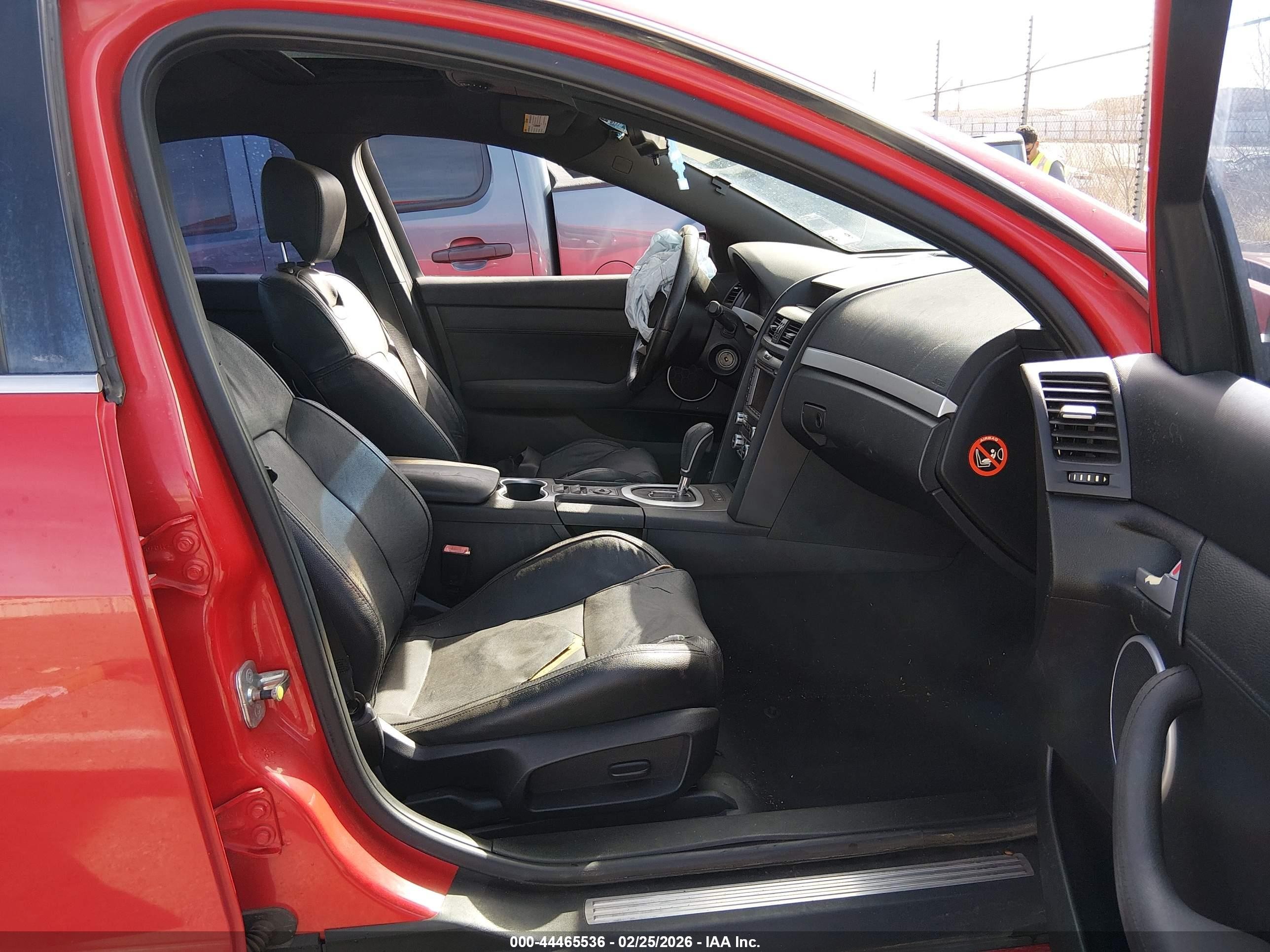2009 Pontiac G8   Red vin: 6G2ER57709L220608