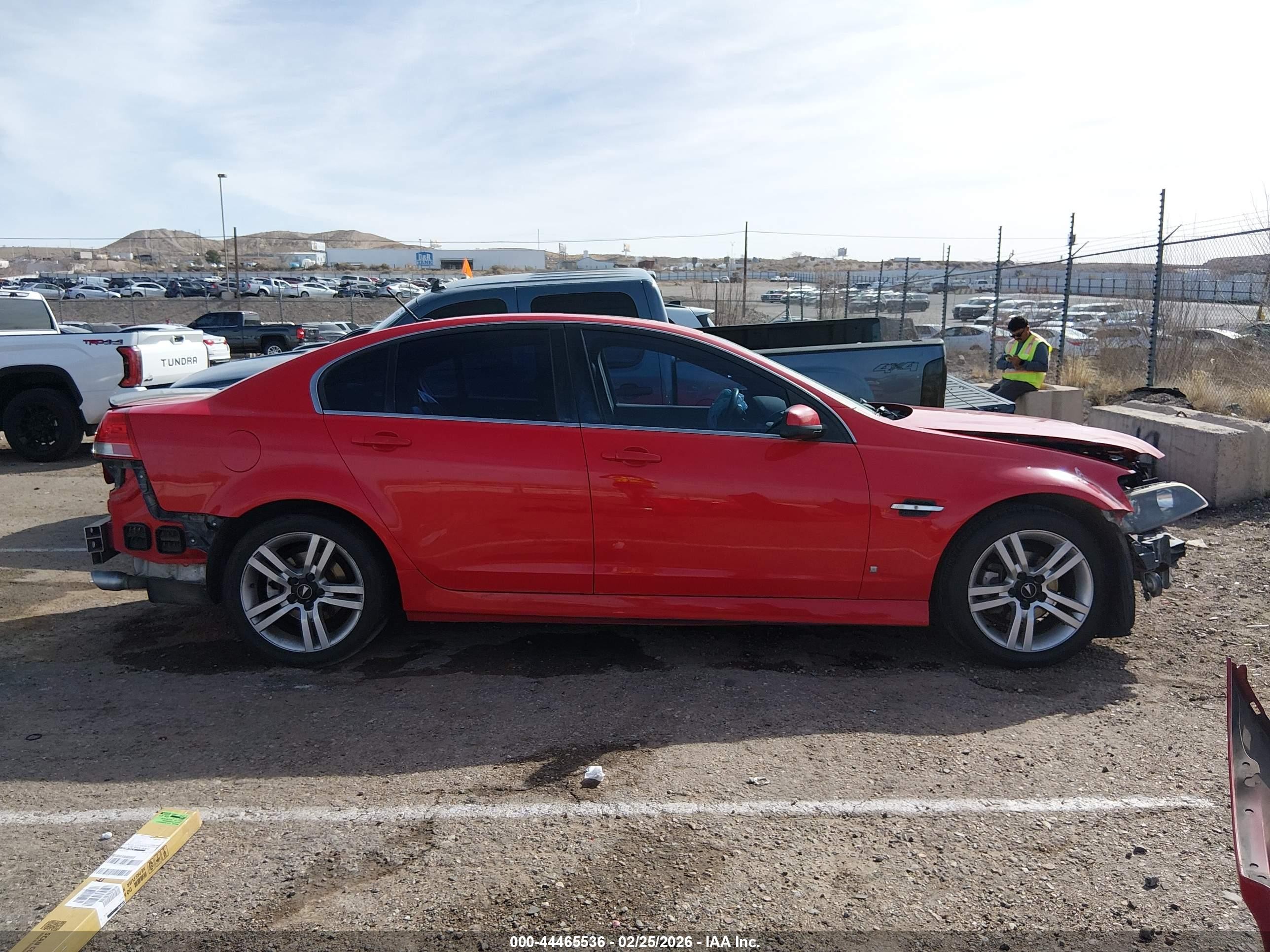 2009 Pontiac G8   Red vin: 6G2ER57709L220608