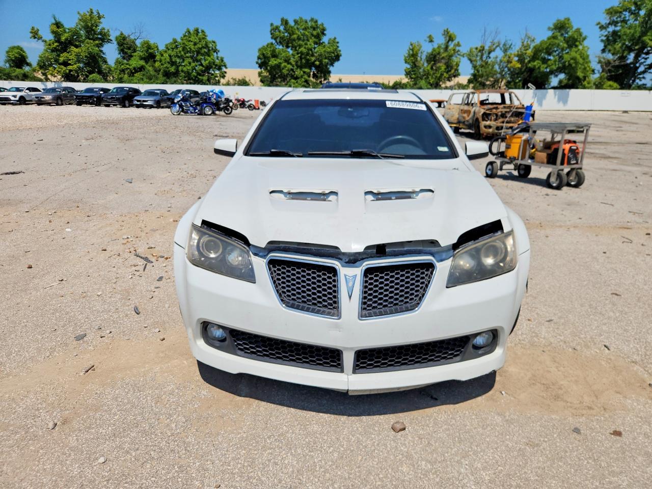 2008 Pontiac G8 White vin: 6G2ER57718L130933
