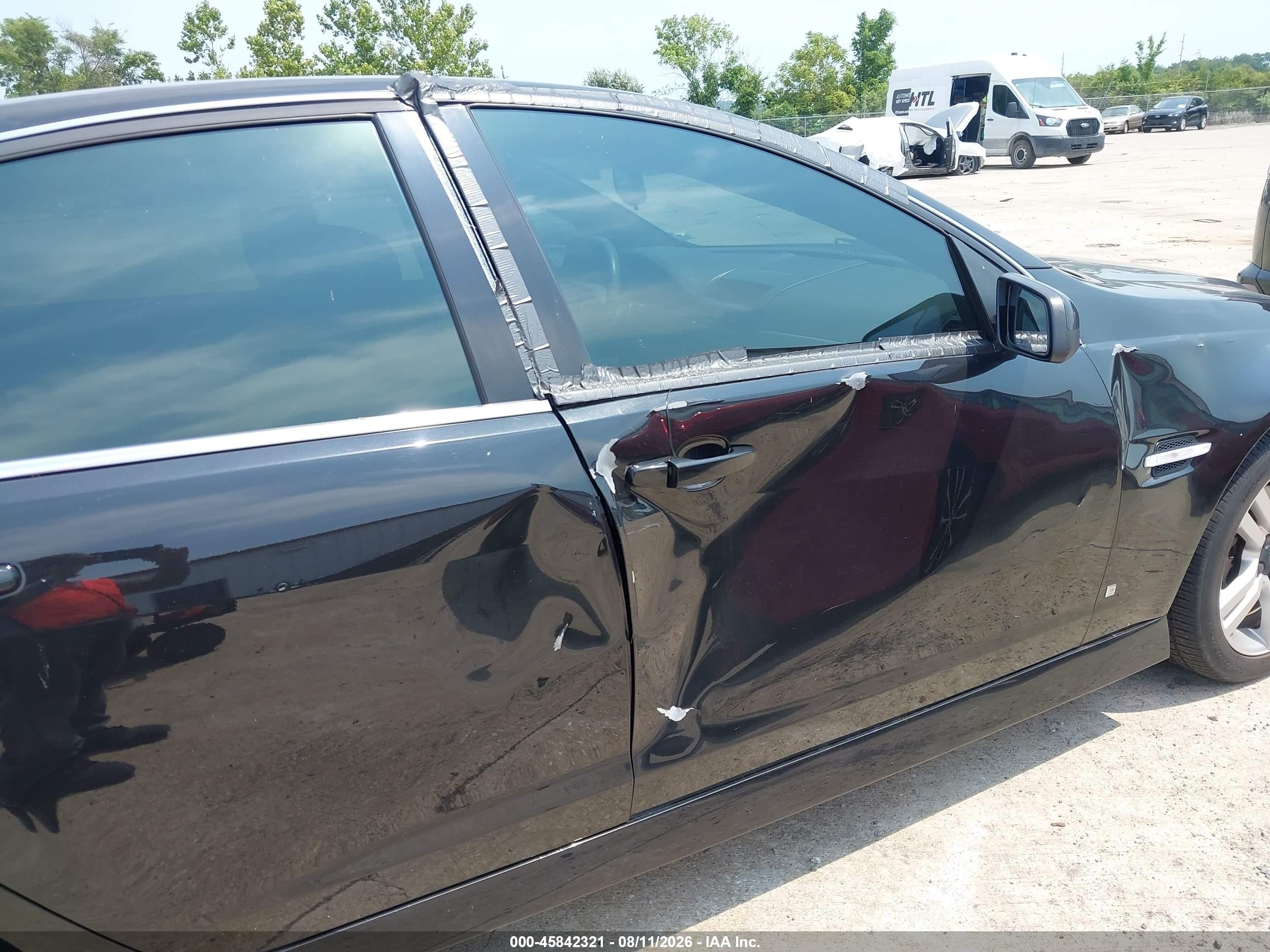 2008 Pontiac G8   Черный vin: 6G2ER57718L135159