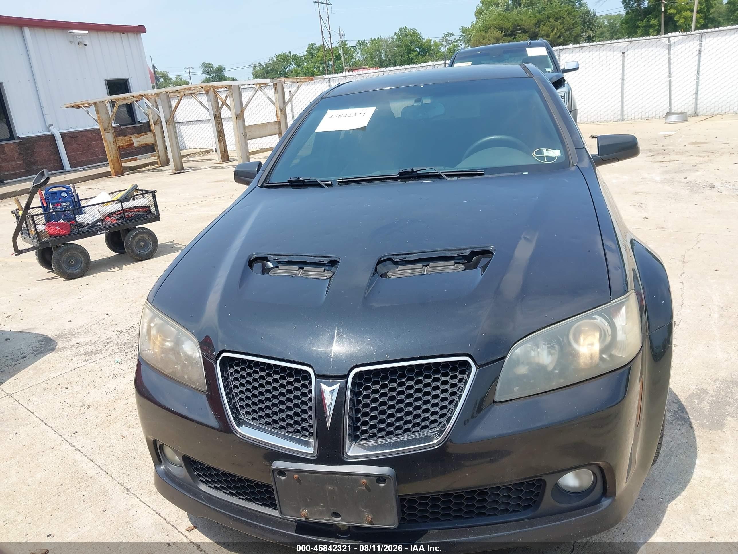 2008 Pontiac G8   Черный vin: 6G2ER57718L135159