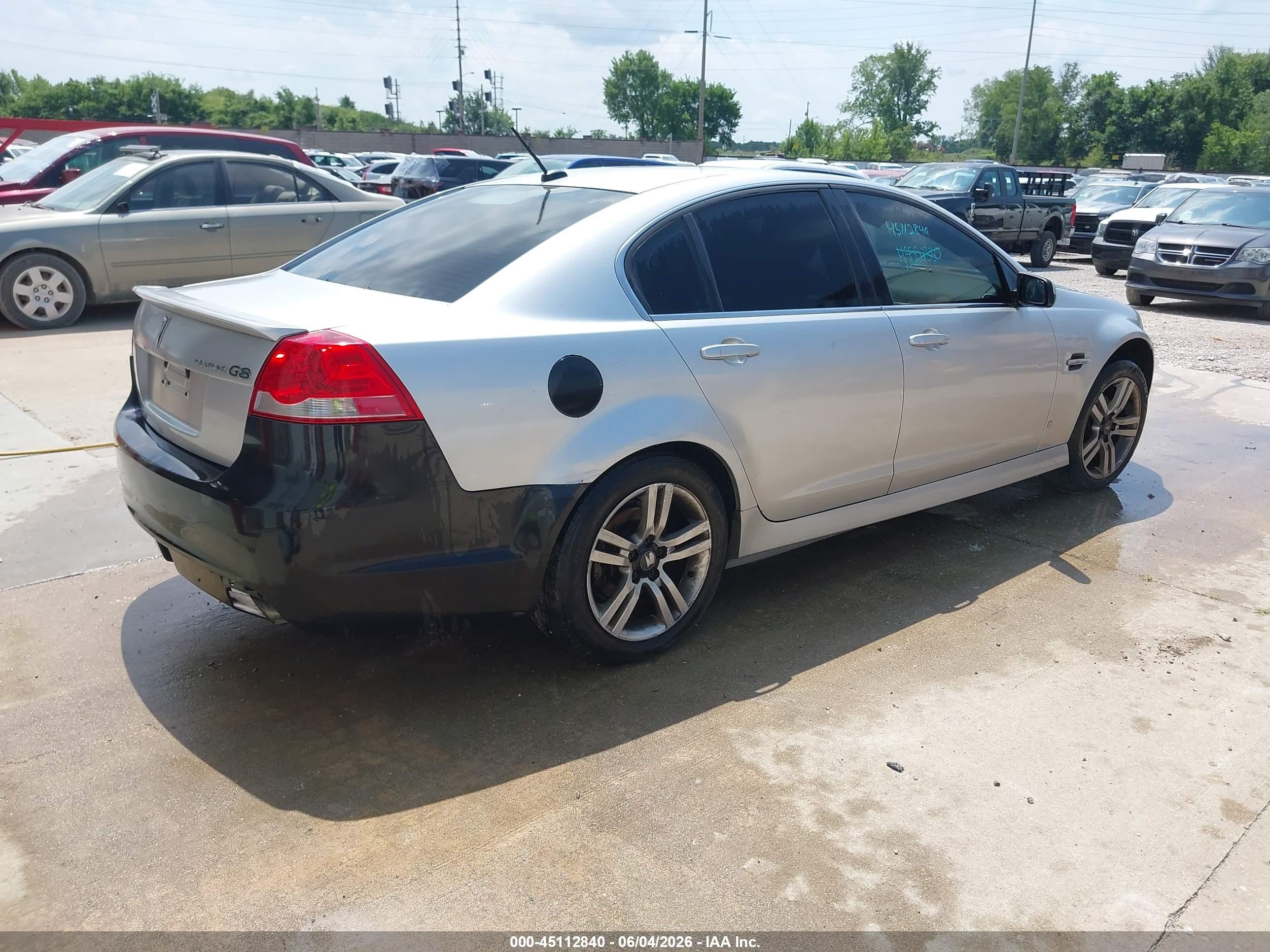 2009 Pontiac G8   Silver vin: 6G2ER57719L187702