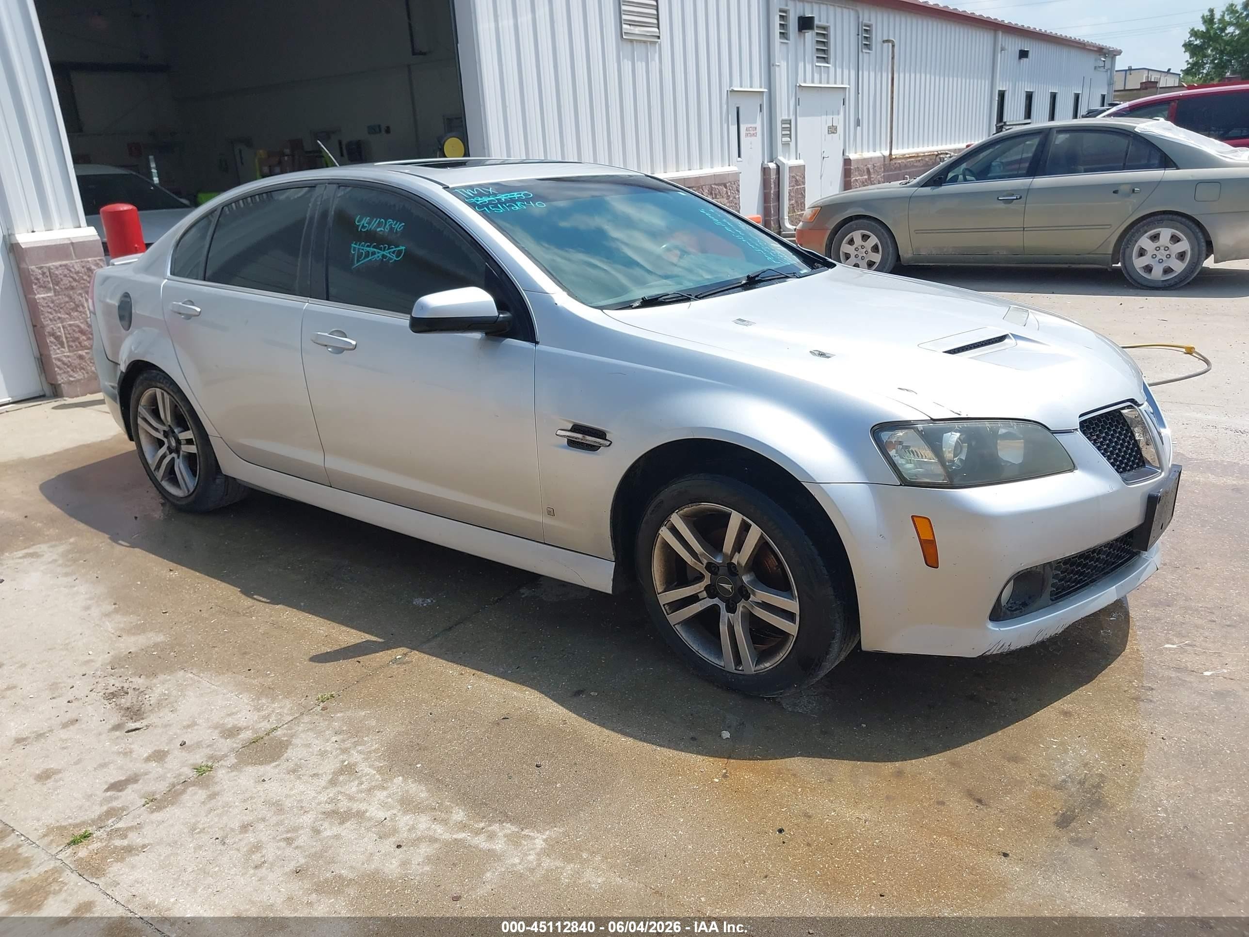 2009 Pontiac G8   Серебряный vin: 6G2ER57719L187702